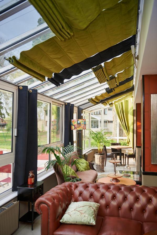 Logis Auberge Du Port Базей Экстерьер фото